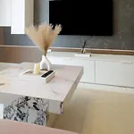 아파트 47 Paceville - Luxury 2br Apartment, St Julian's *
